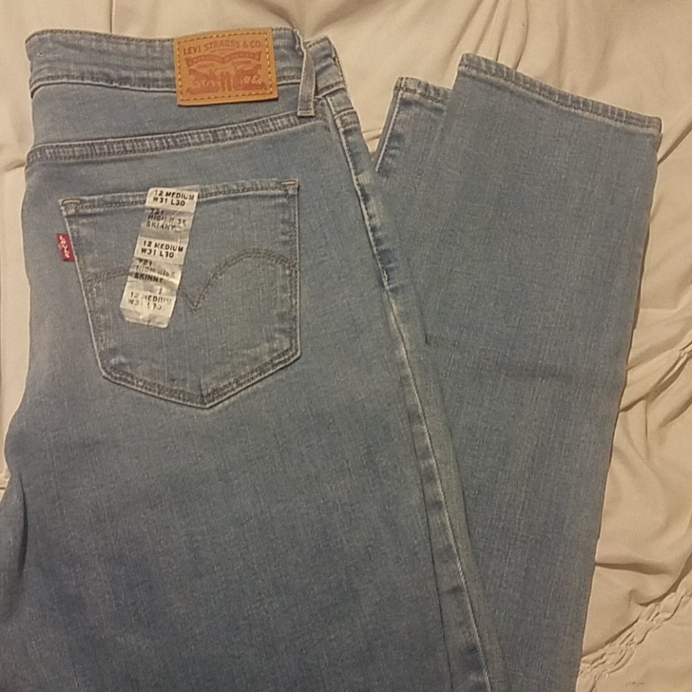 Womens Levis Jeans